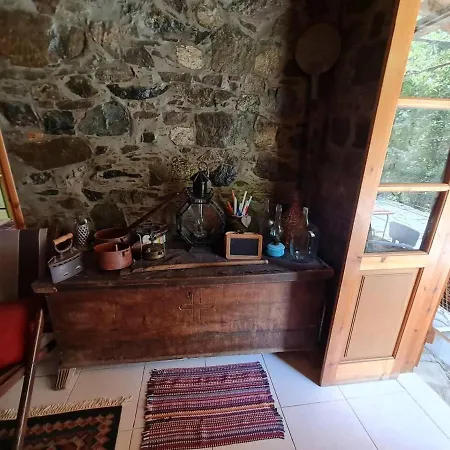 Immaculate 3-bed House In Kalopanayiotis Case de vacanță *