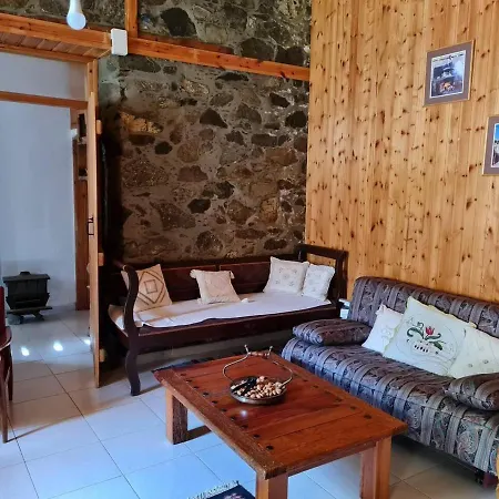 Immaculate 3-bed House In Kalopanayiotis Kalopanagiotis